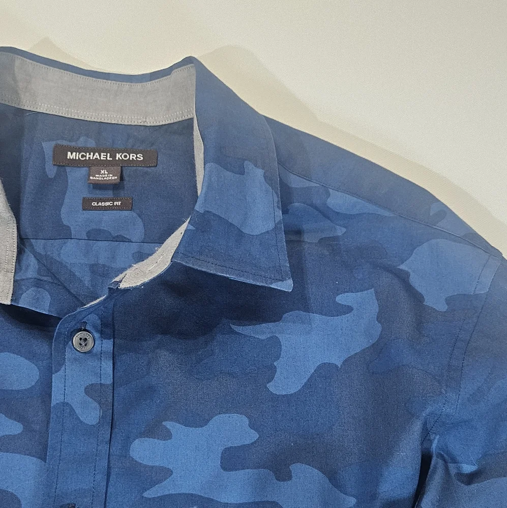Michael Kors Mens Button Down Shirt XL Classic Fit Blue Camo Business Casual - Picture 7 of 8